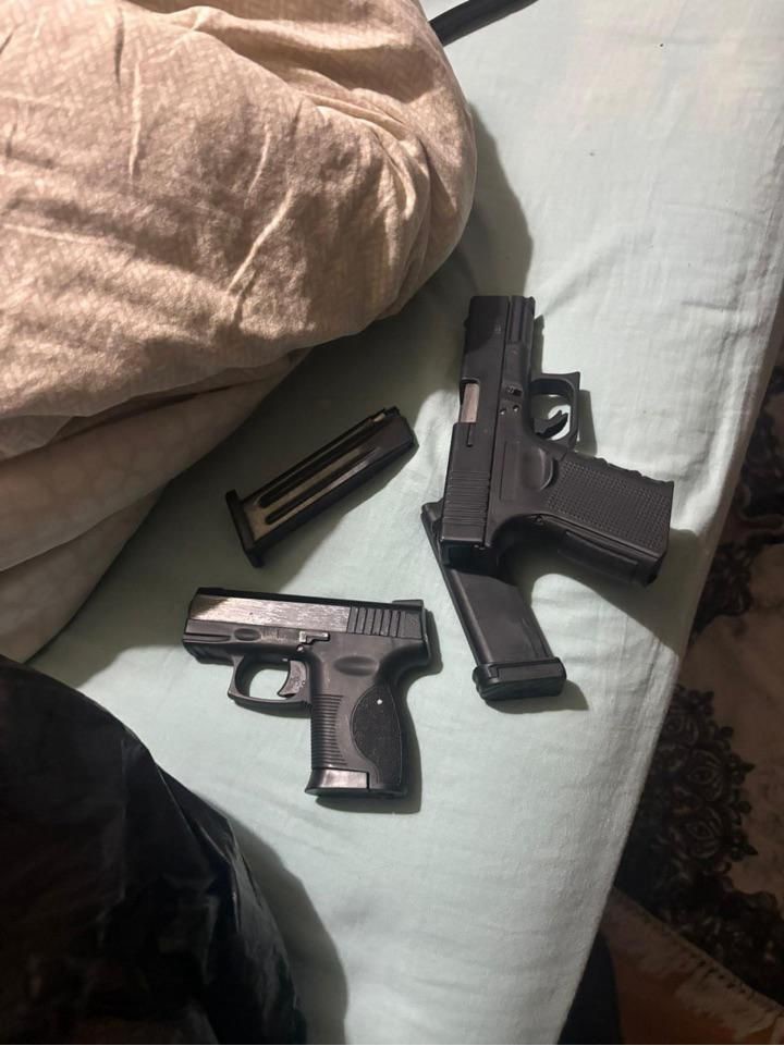 Polis pizzacı kılığına girdi, "Baron abla" lakaplı torbacı kadını yakaladı
Polis pizzacı kılığına girdi, "Baron abla" lakaplı torbacı kadını yakaladı