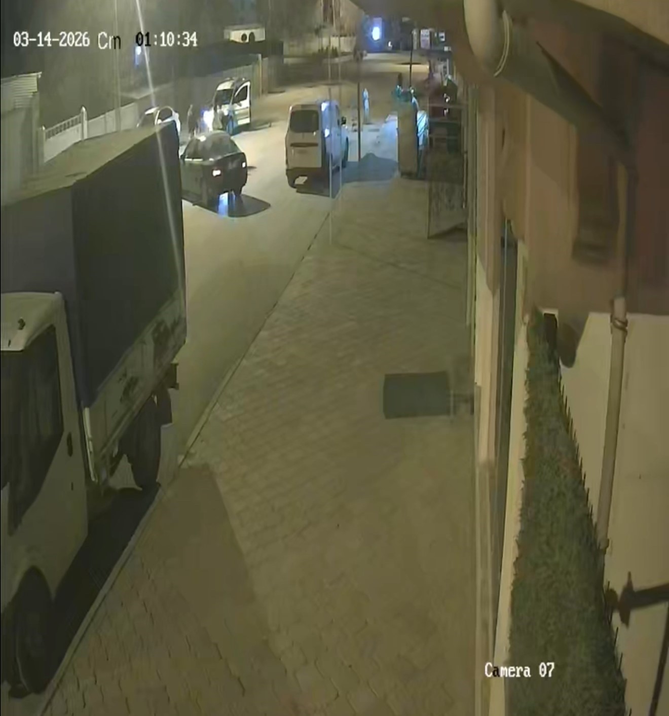 Polis uygulamasından kaçan alkollü sürücü motosiklete çarptı: Belediye başkanının oğlu çıktı
