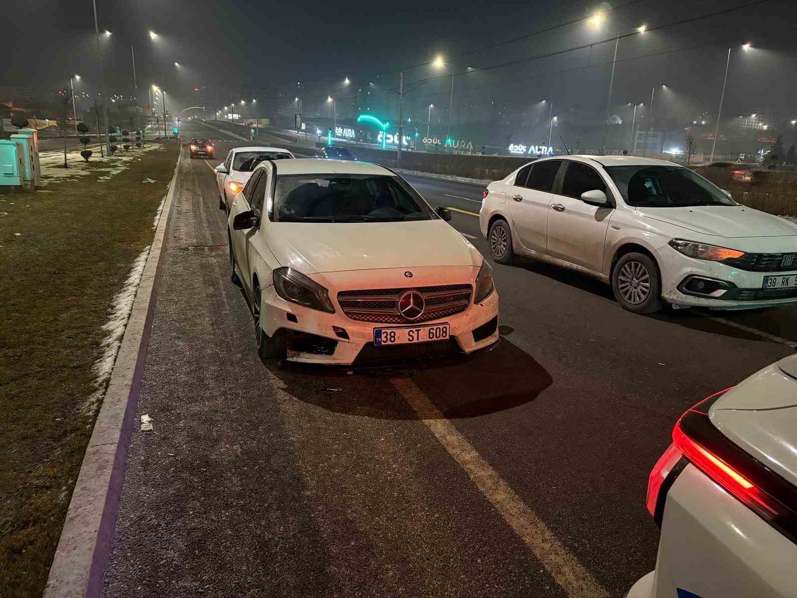 Polise çarpıp kaçtıktan sonra olay yerinde yakalanan şahıs tutuklandı
