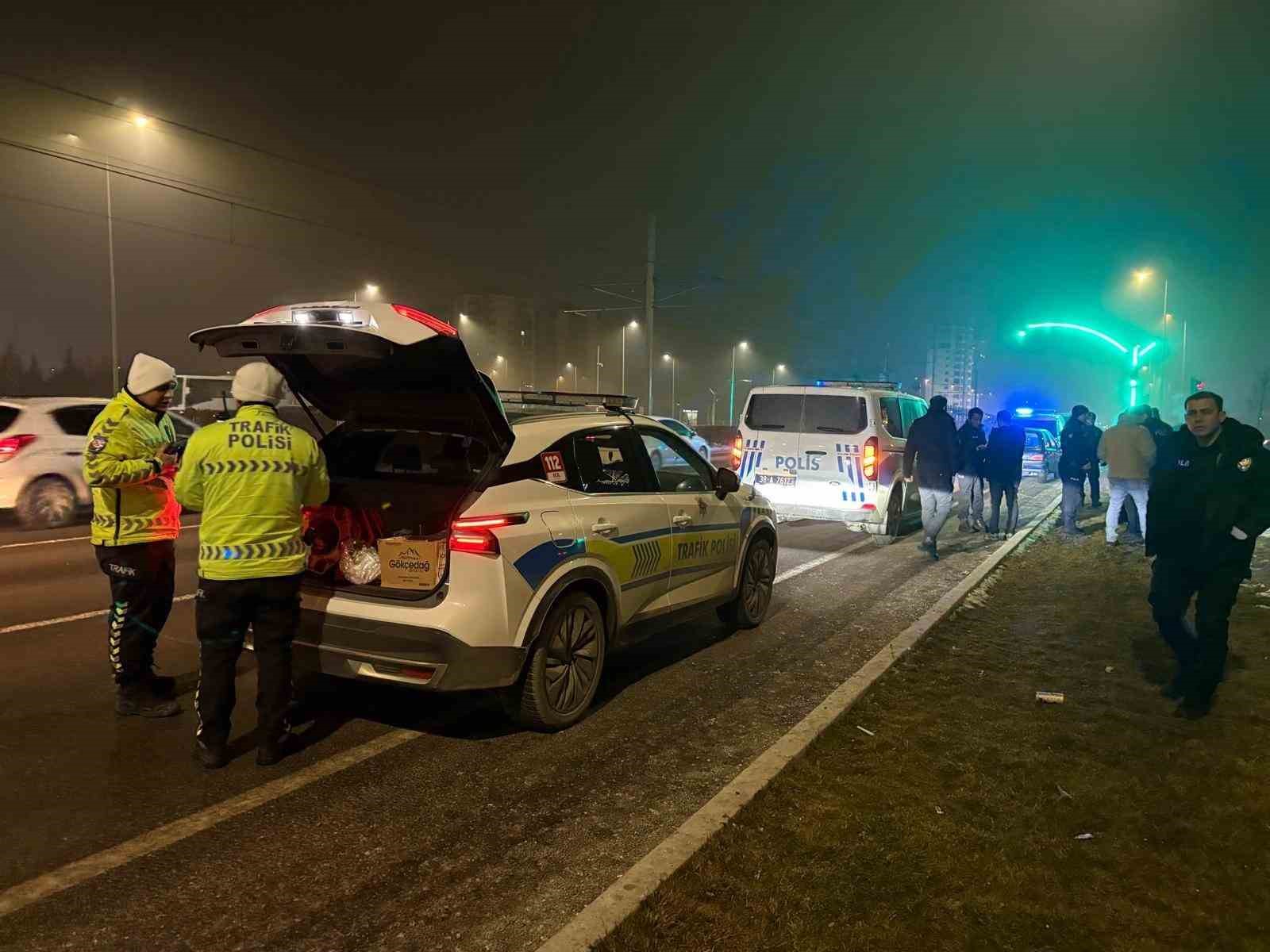 Polise çarpıp kaçtıktan sonra olay yerinde yakalanan şahıs tutuklandı
