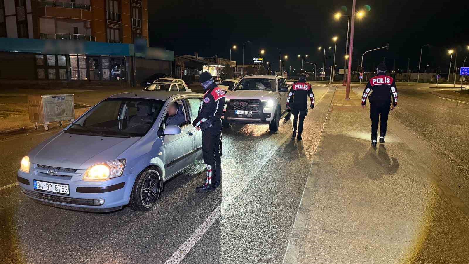 Polislerden sıkı denetim
