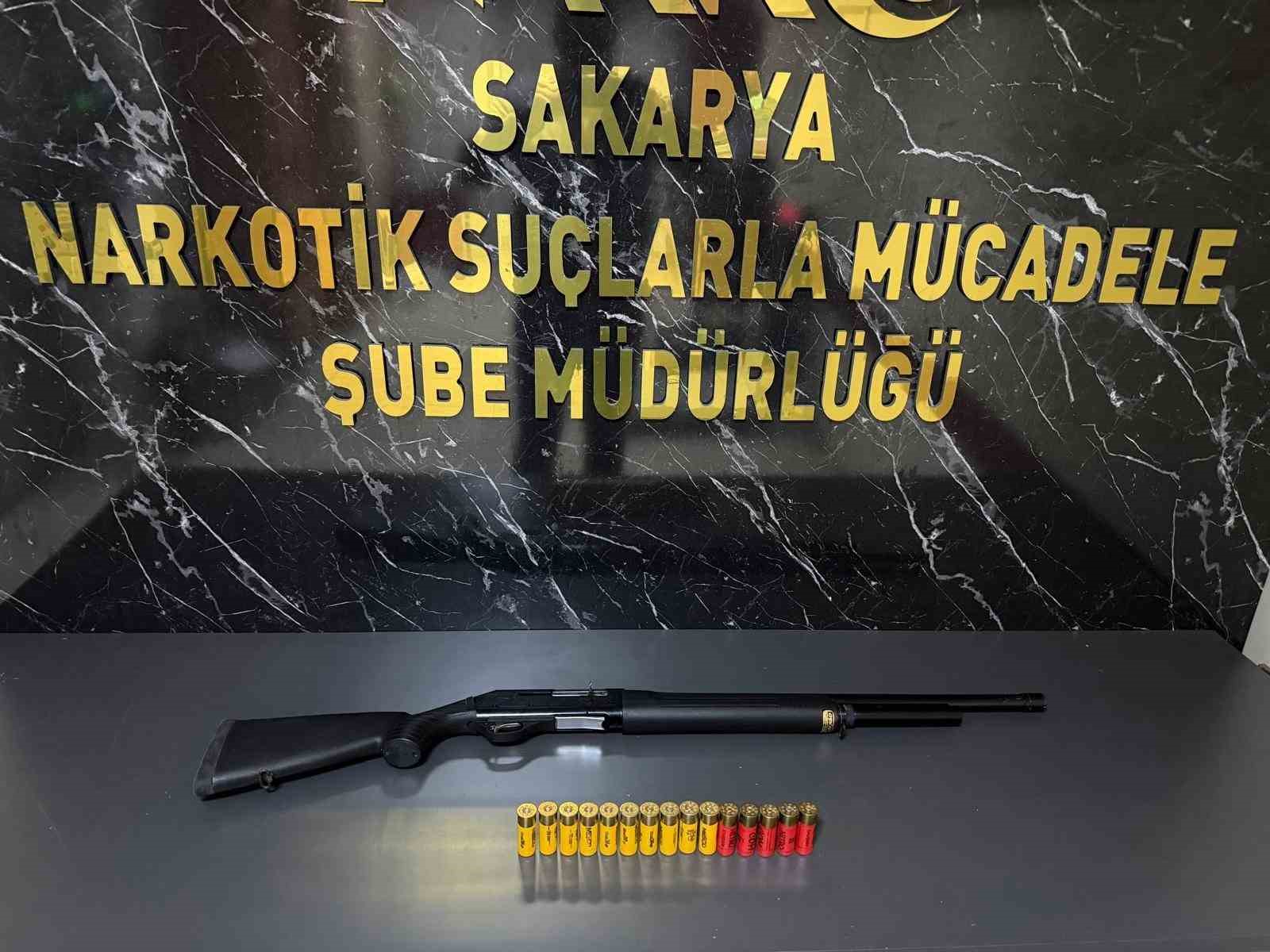 Polisten iki ilçede uyuşturucu operasyonu: 3 tutuklama
