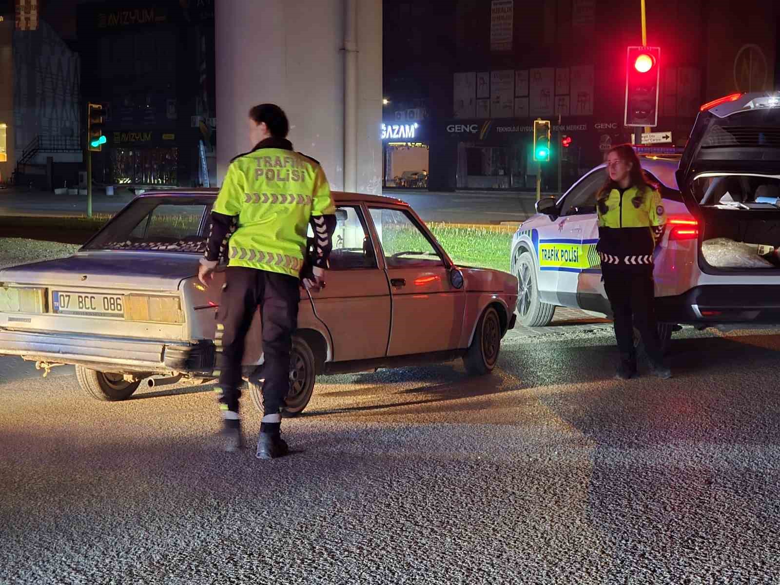 Polisten kaçan alkollü sürücüye 400 bin TL ceza
