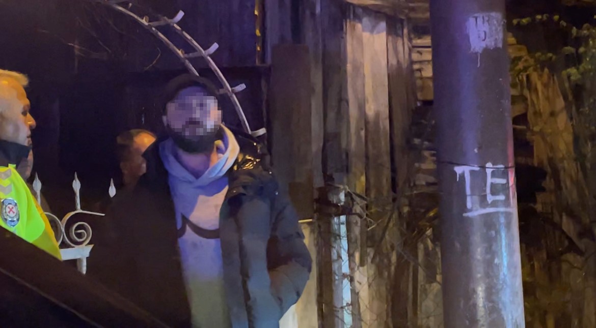 Polisten kaçan ehliyetsiz sürücü hırsını gazeteciden çıkarttı: 260 bin lira ceza
