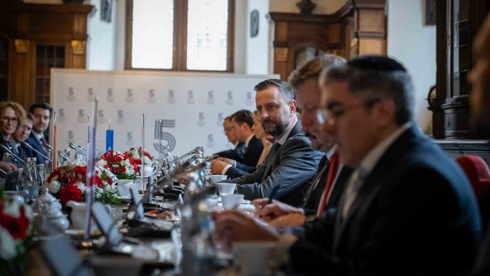 Polonyalı Bakan Kosiniak-Kamysz: "Savaş teknikleri şekilde değişiyor, uygun şekilde tepki vermeliyiz"
