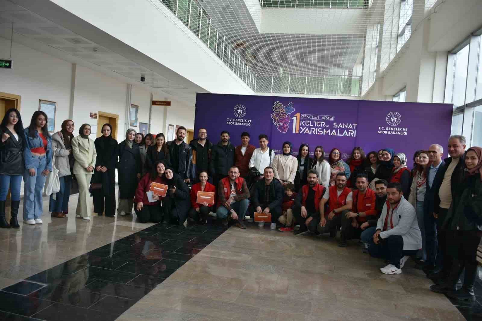 Popüler müziğin şampiyonu Tüter
Popüler müziğin şampiyonu Tüter