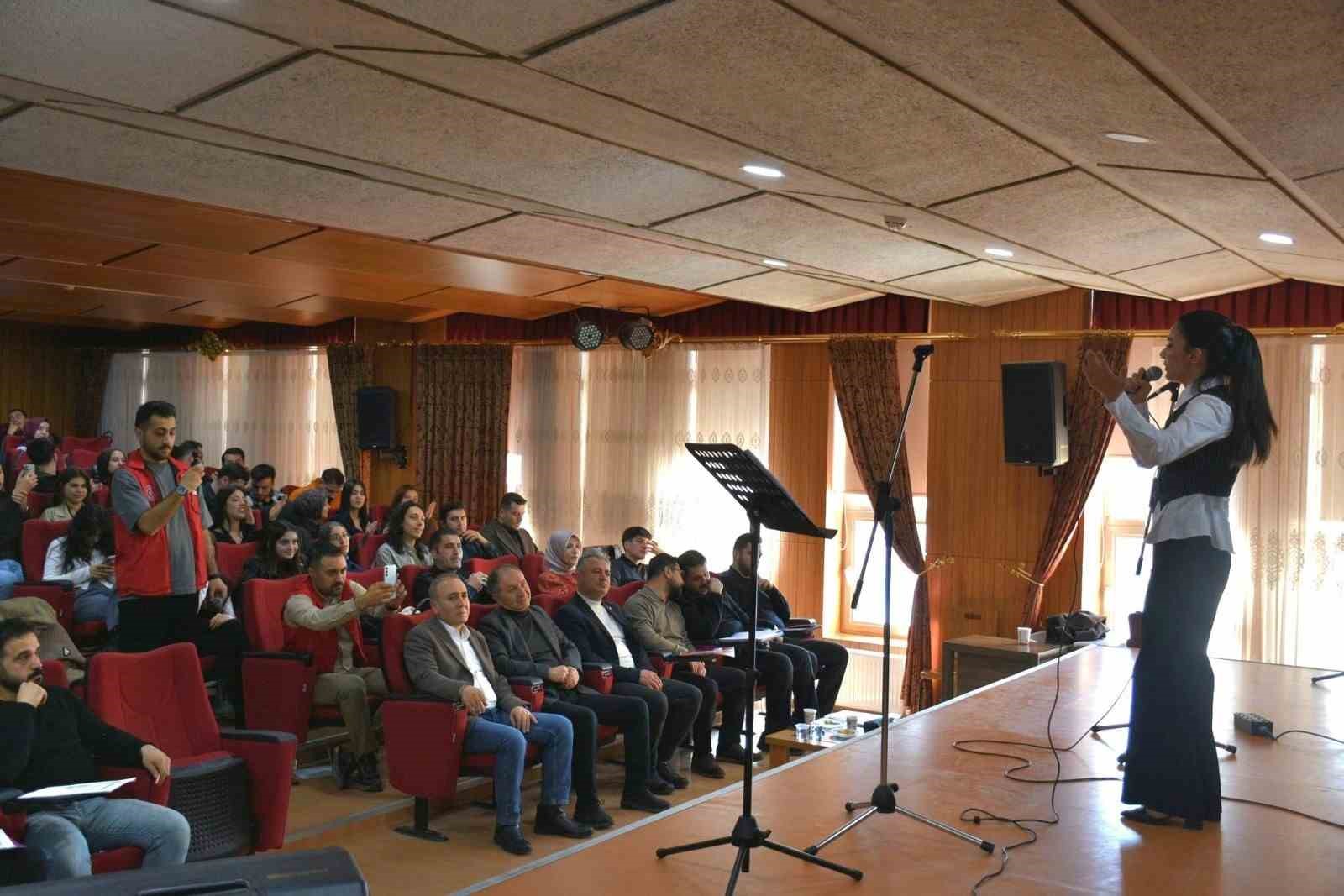 Popüler müziğin şampiyonu Tüter
Popüler müziğin şampiyonu Tüter