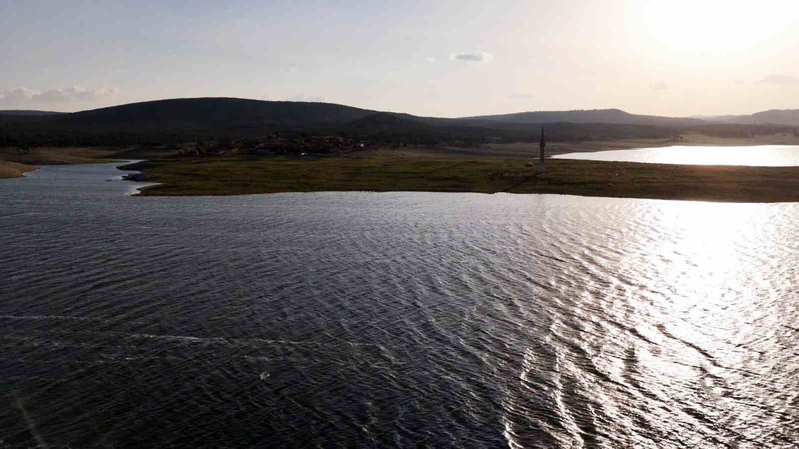 Porsuk Barajı’nda geriye çekilen su tedirgin etti
