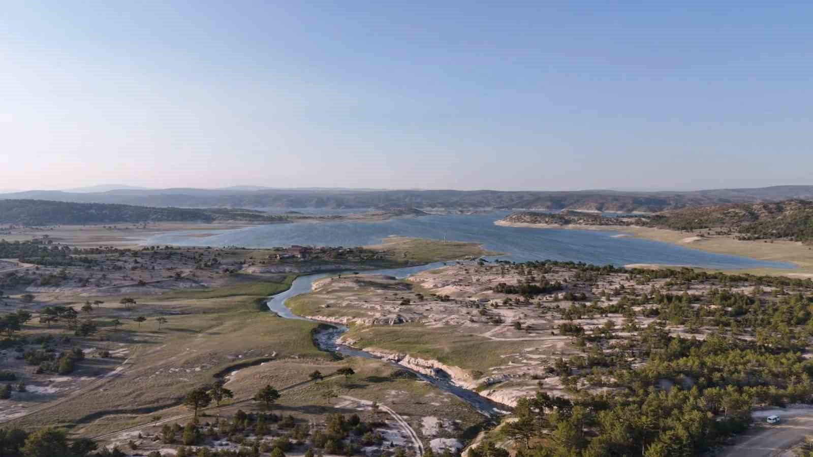 Porsuk Barajı’nda geriye çekilen su tedirgin etti
