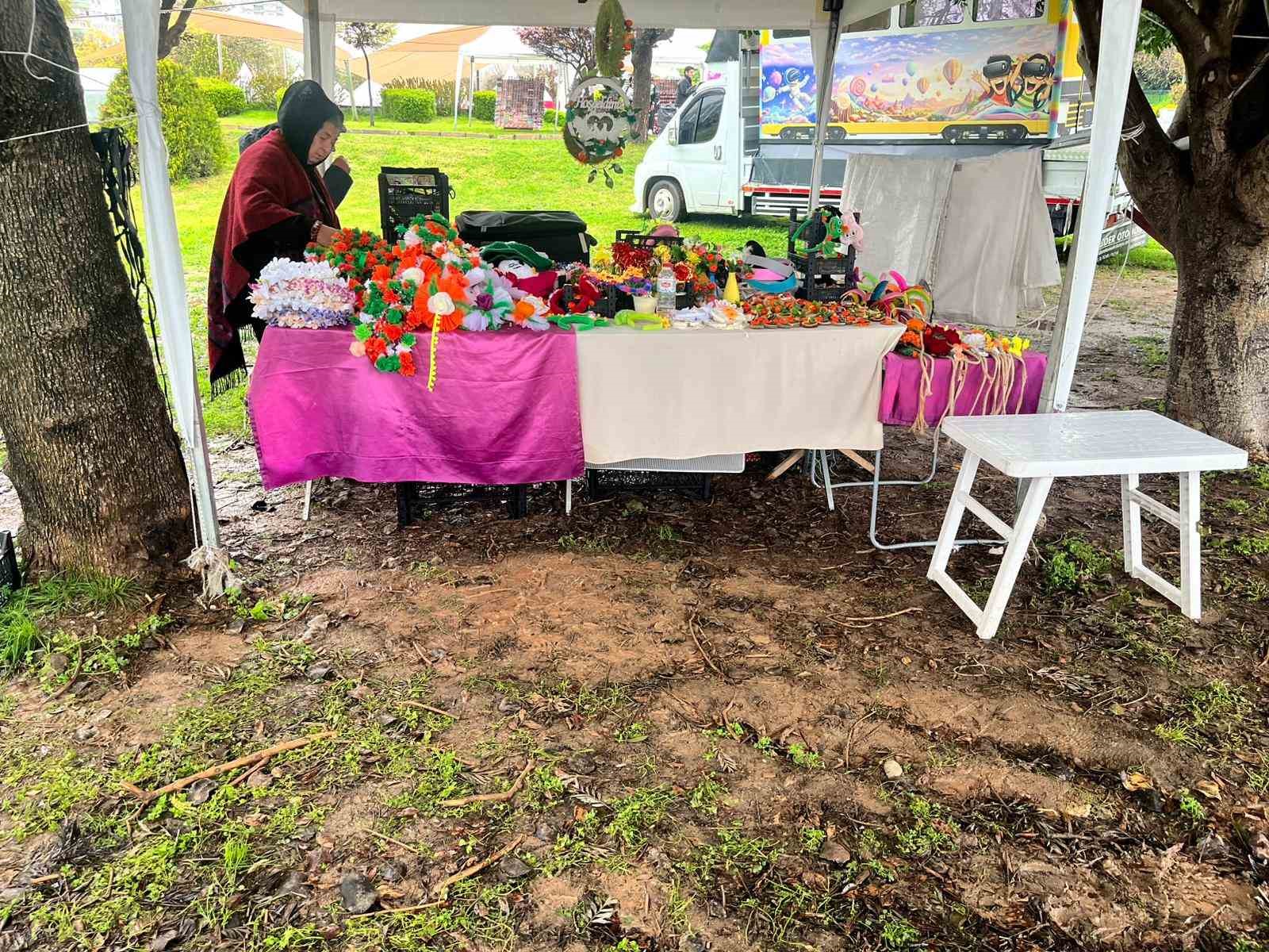 Portakal Çiçeği Karnavalı’na yağmur engeli
