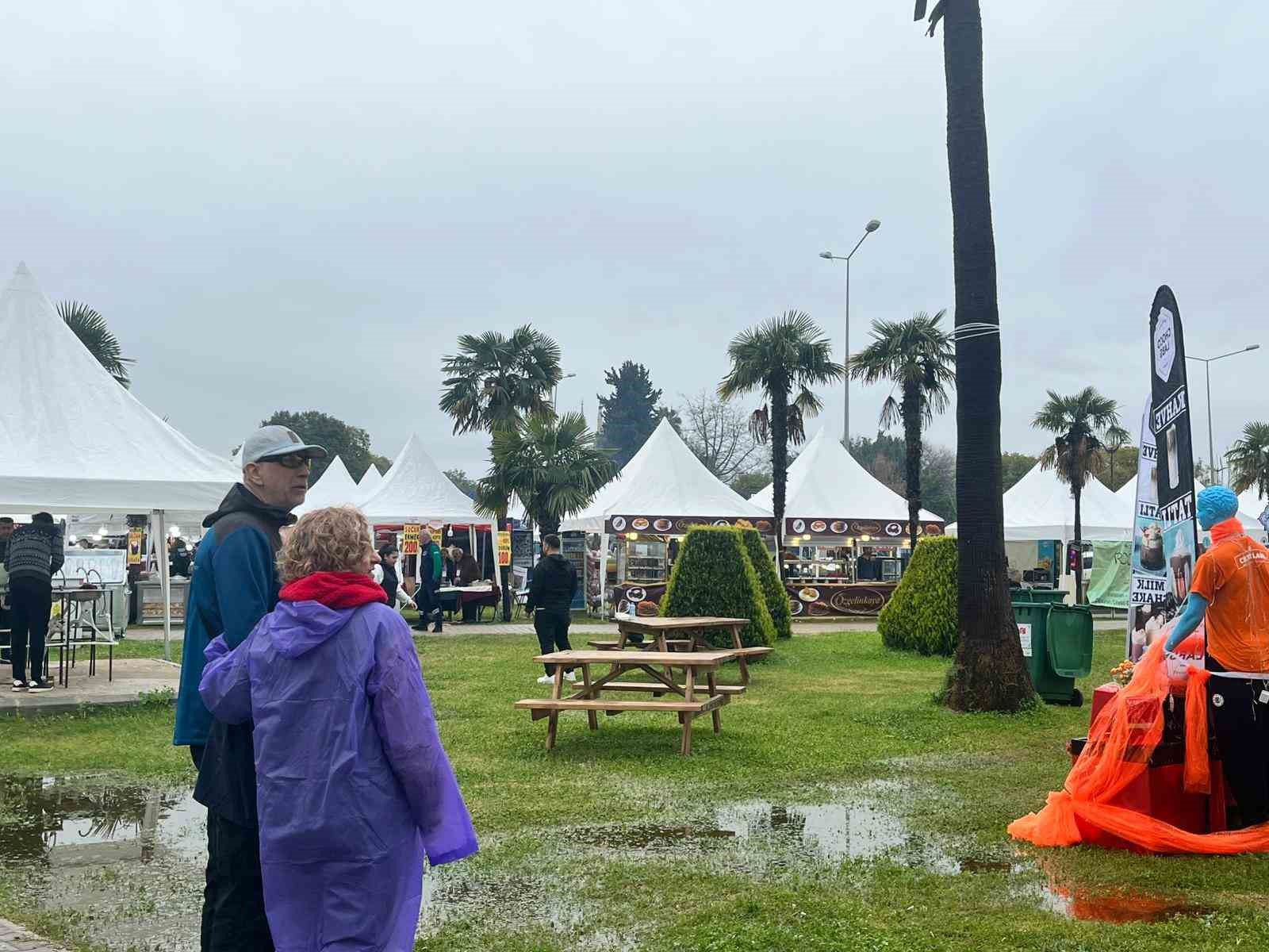 Portakal Çiçeği Karnavalı’na yağmur engeli
