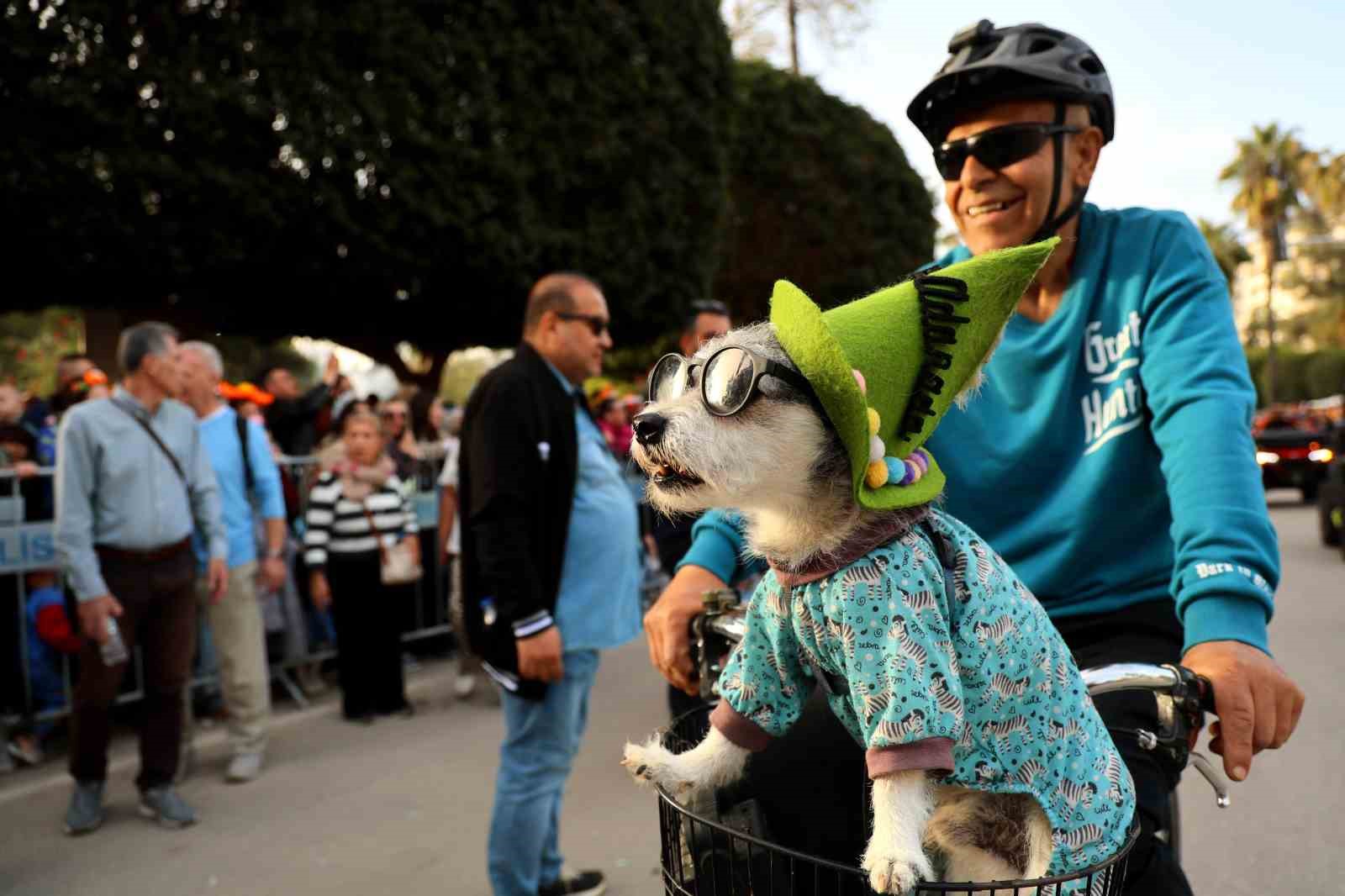 Portakal Çiçeği Karnavalı’nda renkli kortej
