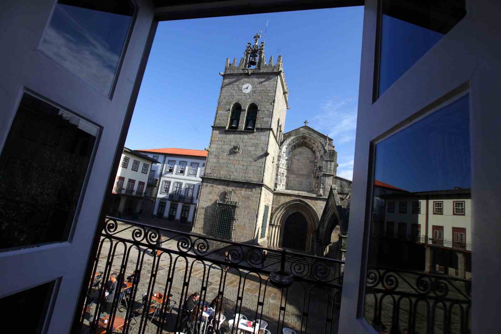 Portekiz’de kiliseden 57 cinsel istismar mağduruna 1,6 milyon euro tazminat
Portekiz’de kiliseden 57 cinsel istismar mağduruna 1,6 milyon euro tazminat