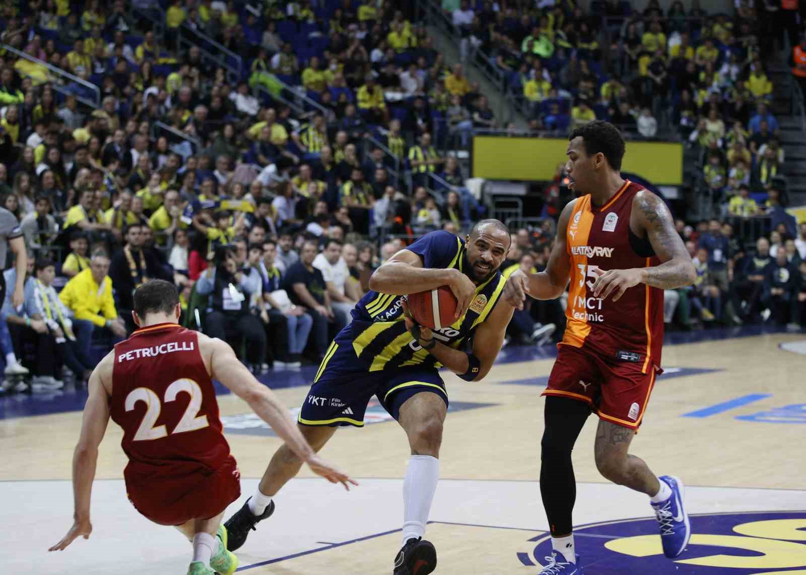 Potadaki derbide kazanan Fenerbahçe
