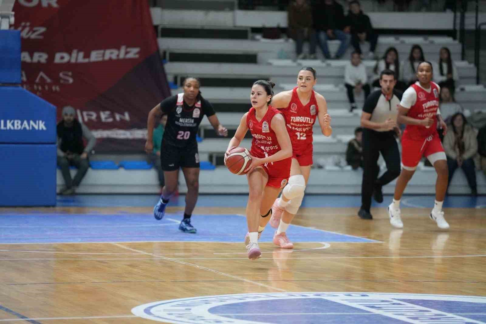 Potanın Kraliçeleri şampiyonluğa koşuyor
Potanın Kraliçeleri şampiyonluğa koşuyor