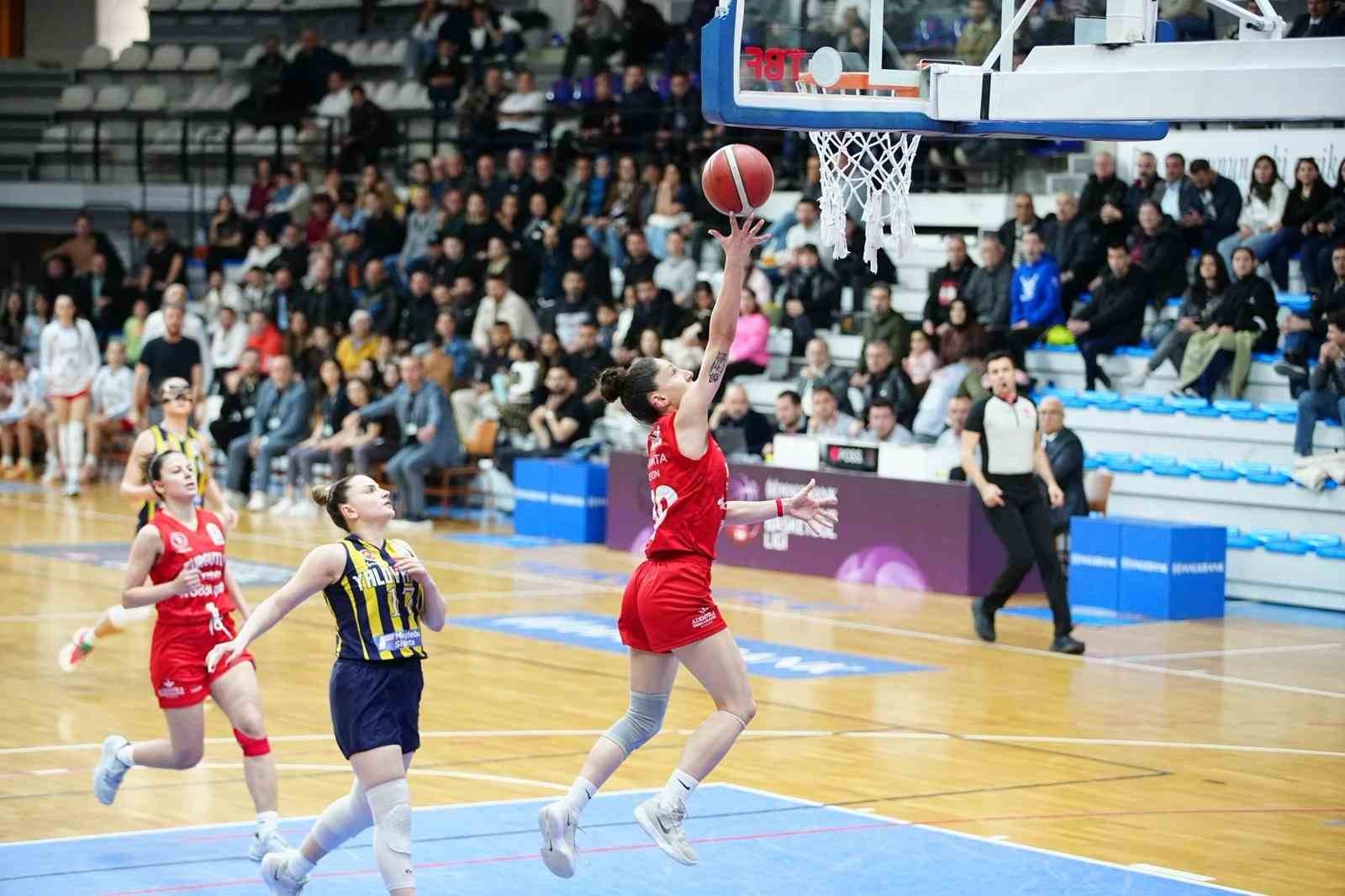 Potanın Kraliçeleri şampiyonluğa koşuyor
Potanın Kraliçeleri şampiyonluğa koşuyor