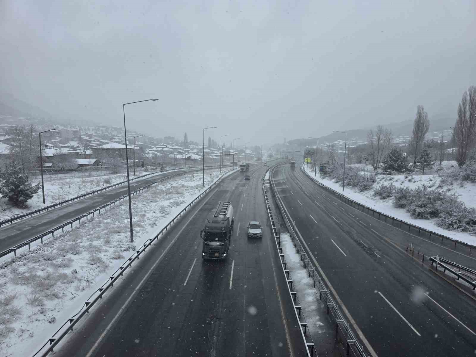 Pozantı beyaza büründü
