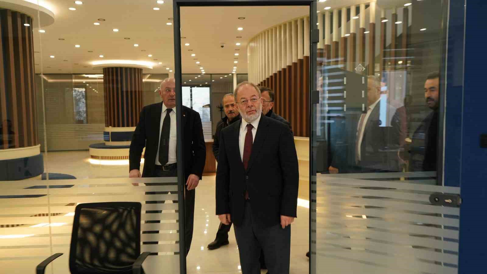 Prof. Dr. Akdağ’dan ETSO’ya ziyaret
Prof. Dr. Akdağ’dan ETSO’ya ziyaret