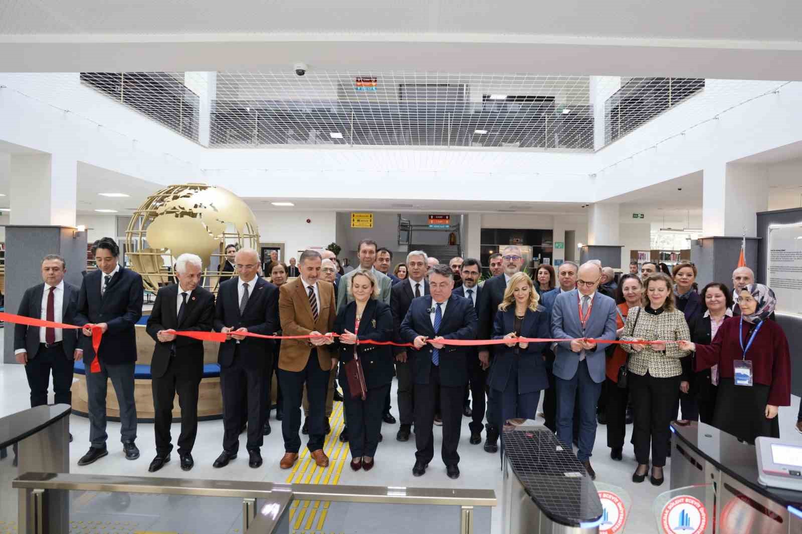Prof. Dr. Durmuş Günay Kütüphanesi öğrenci ve akademisyenlerin hizmetine açıldı
Prof. Dr. Durmuş Günay Kütüphanesi öğrenci ve akademisyenlerin hizmetine açıldı