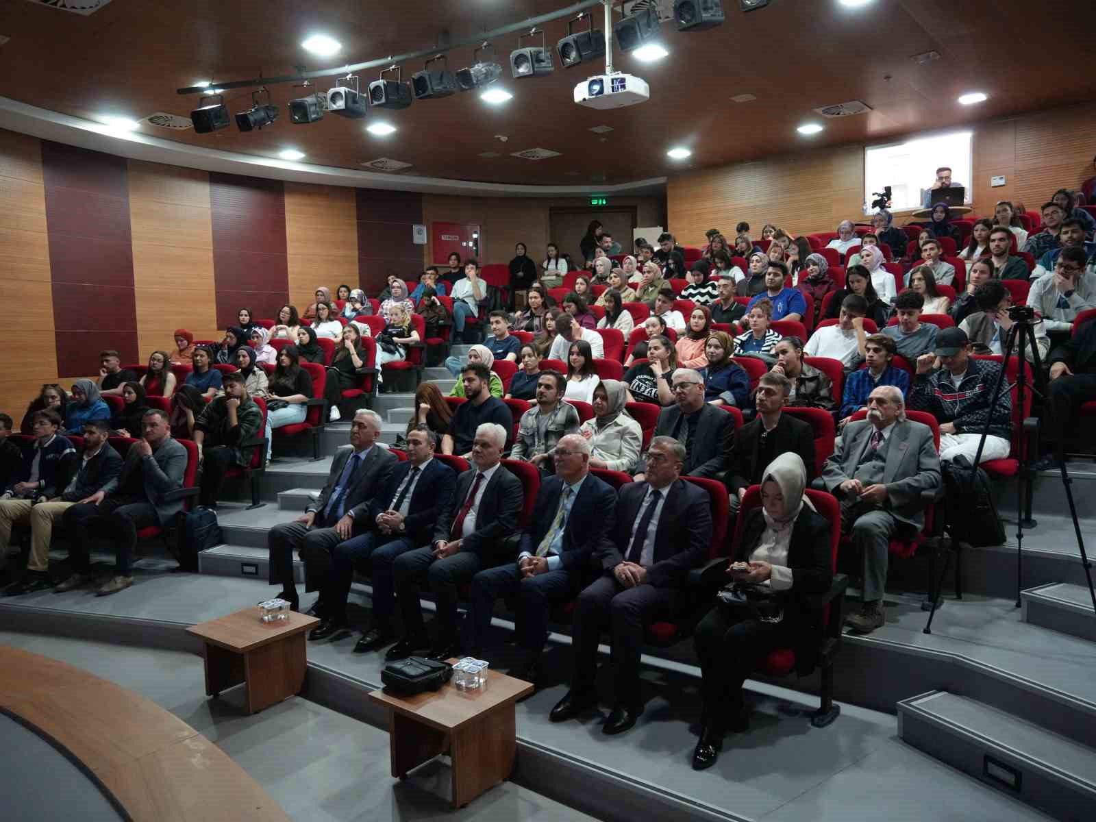 Prof. Dr. Ekrem Savaş: "Avrupalılar, Müslümanlardan tercüme etmiş oldukları kitaplara kendi isimlerini yazmışlardır
