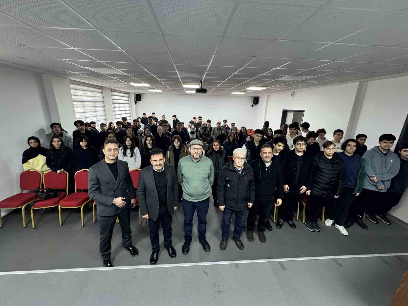 Prof. Dr. Güğercin,  yıllar sonra okuluna gelerek tecrübelerini anlattı
