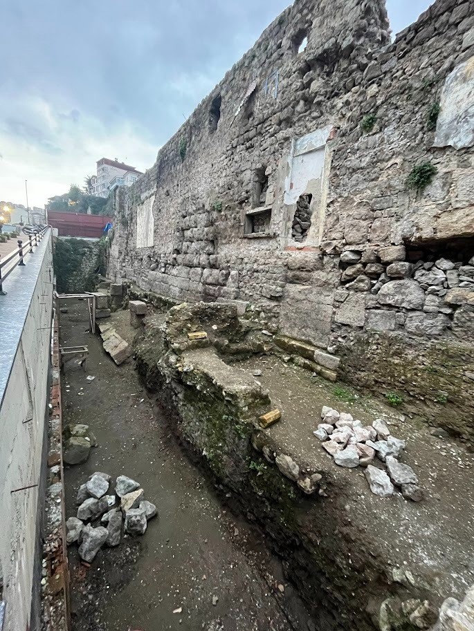 Prof. Dr. Mehmet Yavuz: "Kadınlar hali binası bir an önce bulunduğu yerden taşınmalı"

