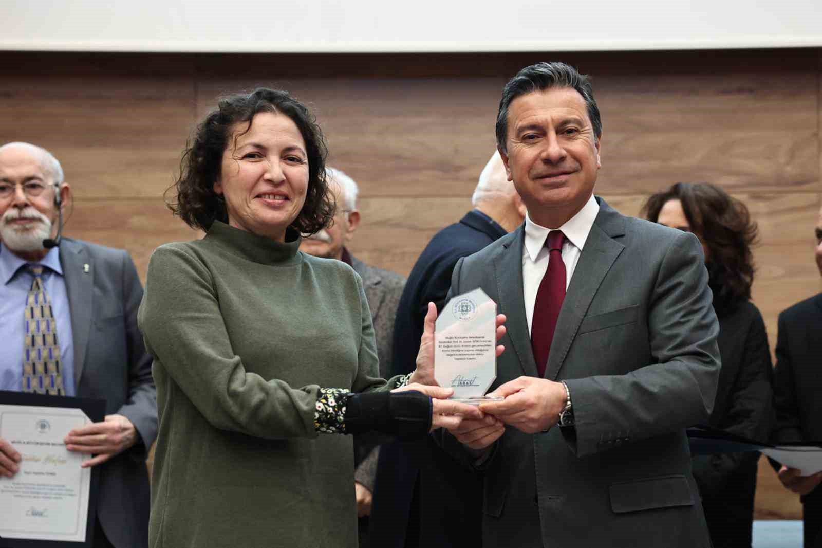 Prof. Dr. Şadan Gökovalı doğumunun 87. yılında anıldı
