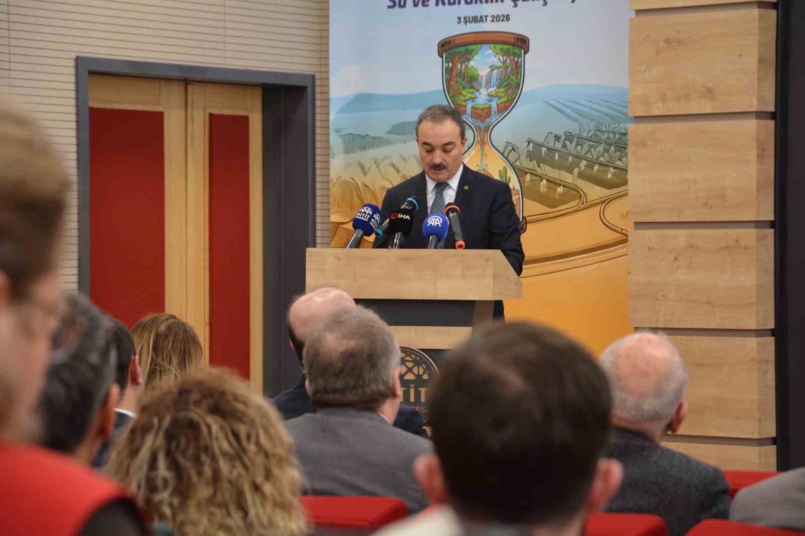 Prof. Dr. Scachner: "Anadolu, her zaman iklimin oynaklığına maruz kalan bir bölge olmuştur"
Prof. Dr. Scachner: "Anadolu, her zaman iklimin oynaklığına maruz kalan bir bölge olmuştur"