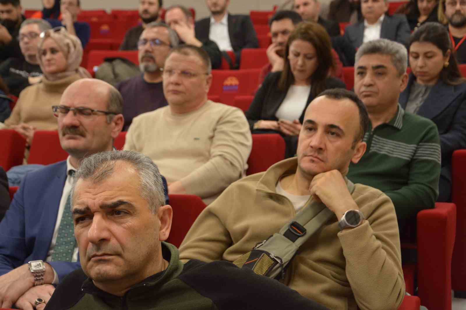 Prof. Dr. Scachner: "Anadolu, her zaman iklimin oynaklığına maruz kalan bir bölge olmuştur"
Prof. Dr. Scachner: "Anadolu, her zaman iklimin oynaklığına maruz kalan bir bölge olmuştur"