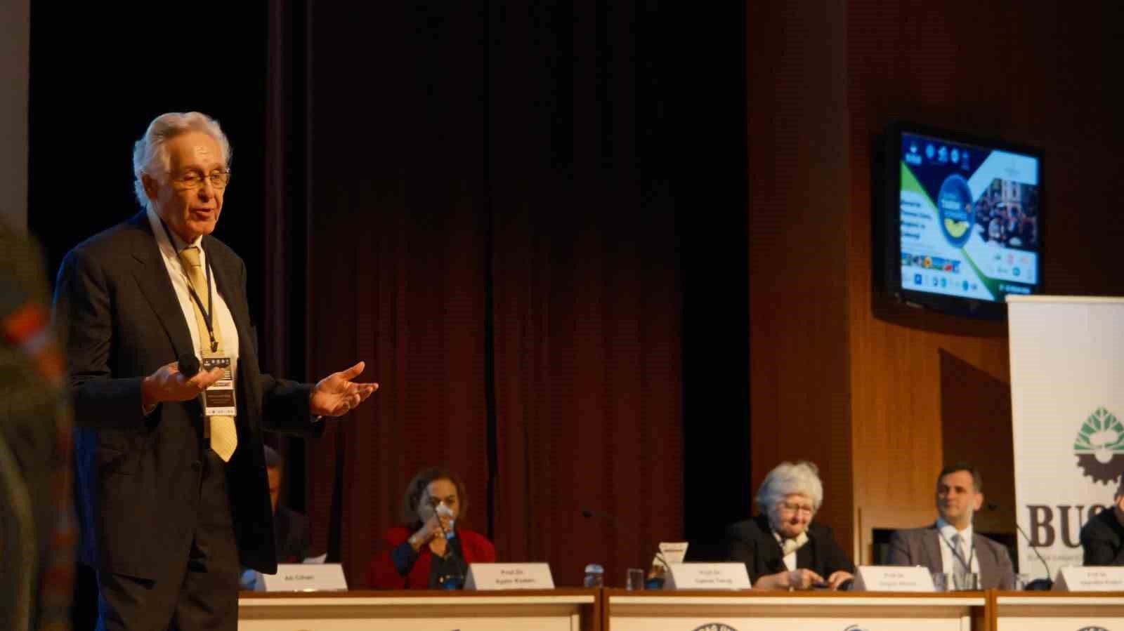 Prof. Dr. Taluğ: "İnsan dışı memeli biyokütlesinin yüzde 94’ünü çiftlik hayvanları oluşturuyor"
