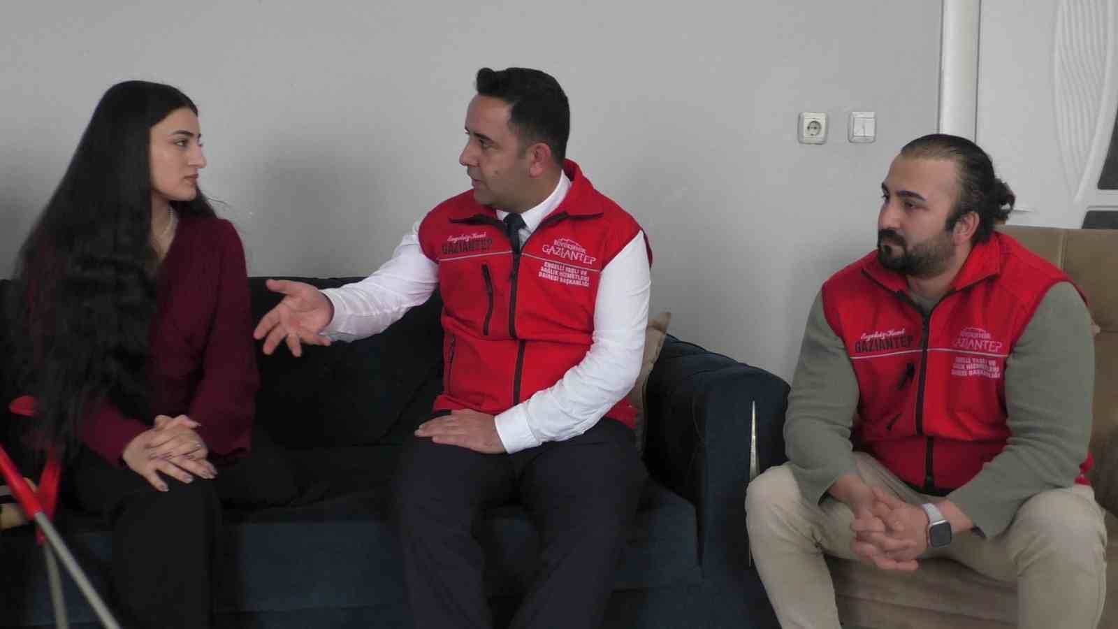 Protez bekleyen Tatvanlı Şevin’e Fatma Şahin’den destek
