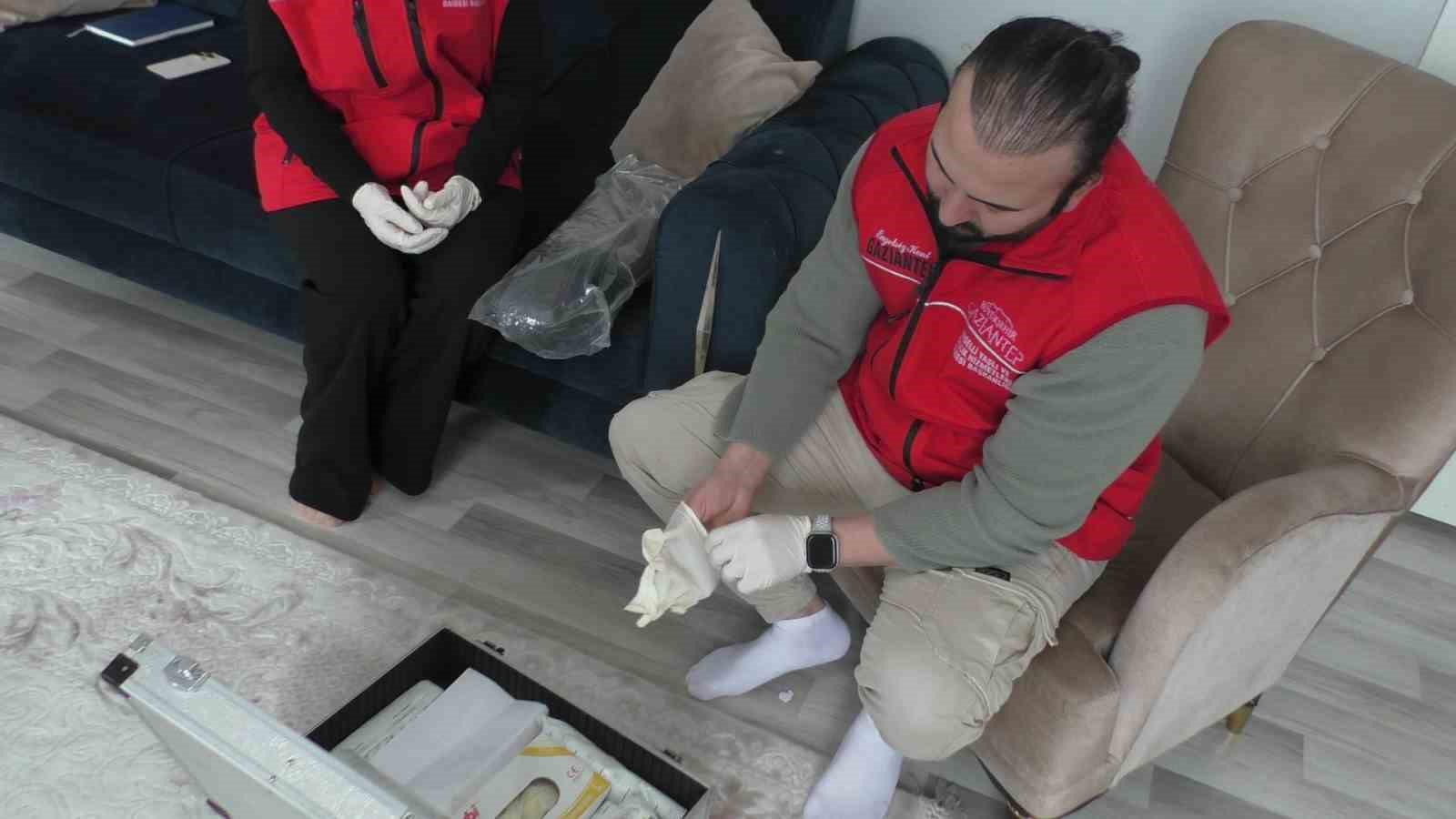 Protez bekleyen Tatvanlı Şevin’e Fatma Şahin’den destek
