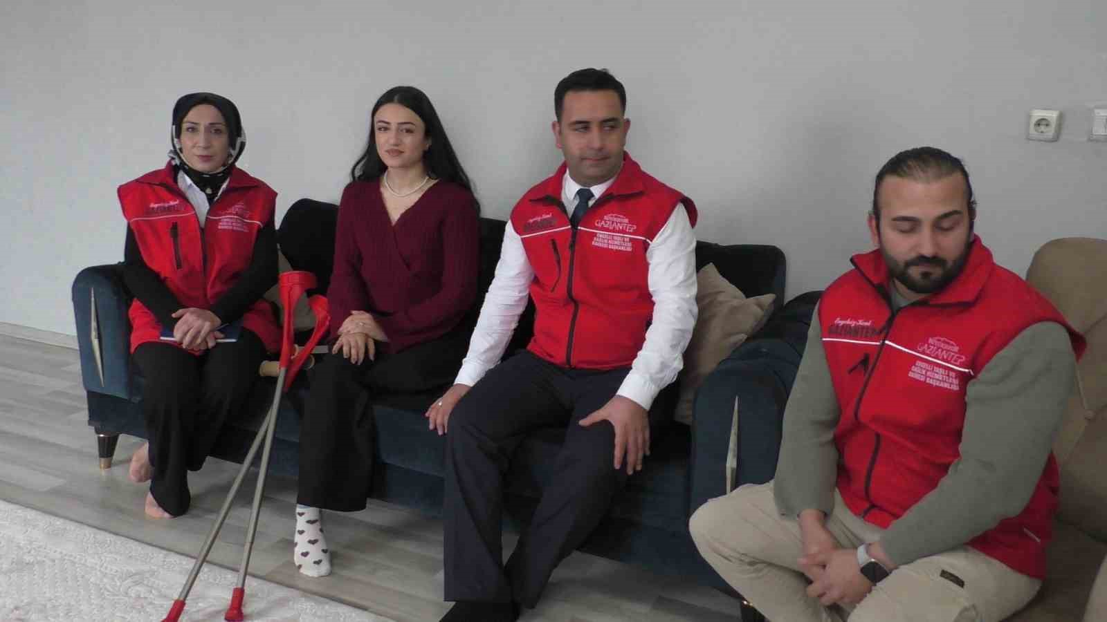 Protez bekleyen Tatvanlı Şevin’e Fatma Şahin’den destek
