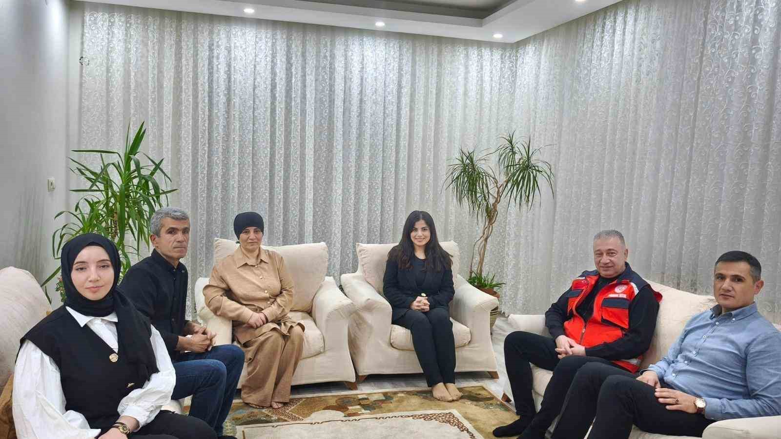 Protokol üyeleri çocuklarla iftar buluşmalarında bir araya geliyor
