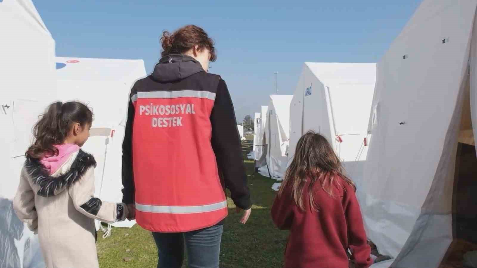 Psikososyal Destek Ekipleri sıfırıncı dakikadan itibaren vatandaşın yanında
Psikososyal Destek Ekipleri sıfırıncı dakikadan itibaren vatandaşın yanında