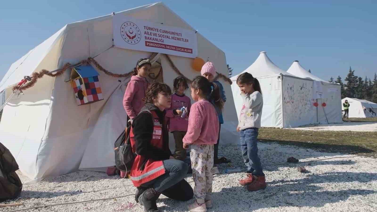 Psikososyal Destek Ekipleri sıfırıncı dakikadan itibaren vatandaşın yanında
Psikososyal Destek Ekipleri sıfırıncı dakikadan itibaren vatandaşın yanında