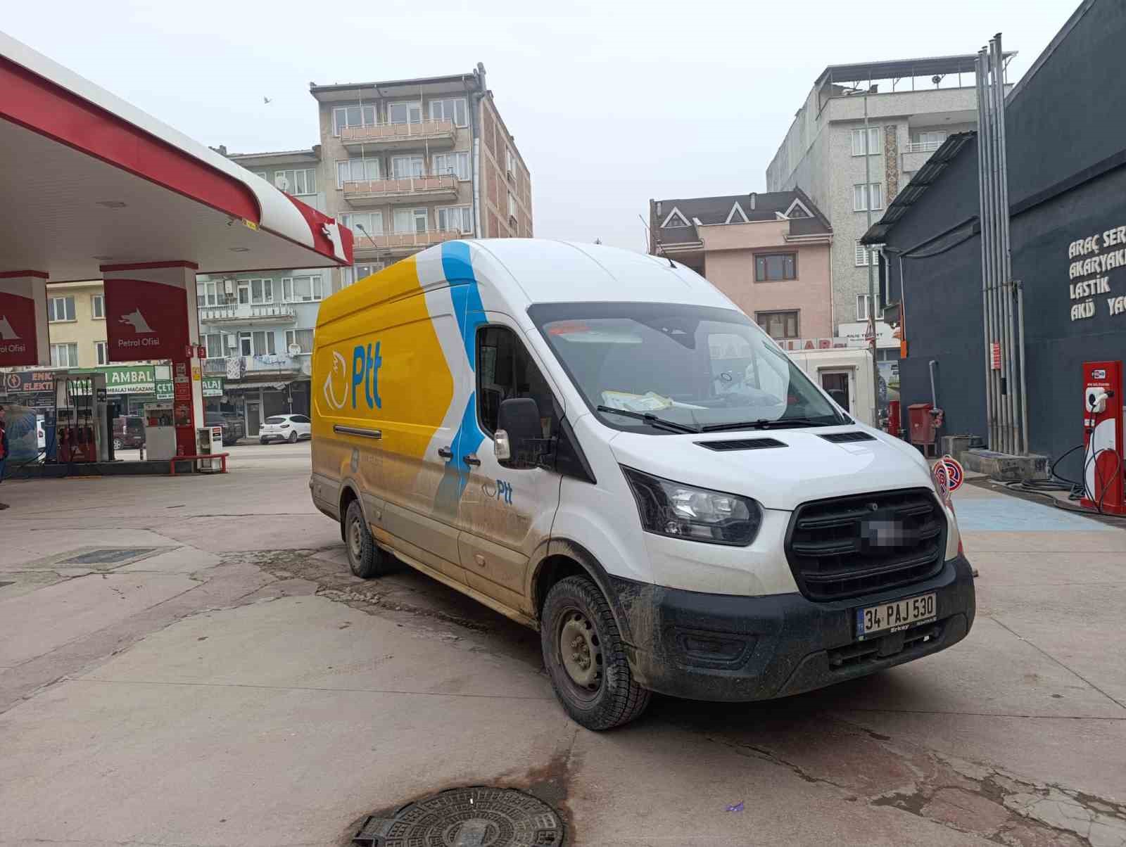 PTT Kargo minibüsünün çarptığı yaşlı kadın yaralandı
