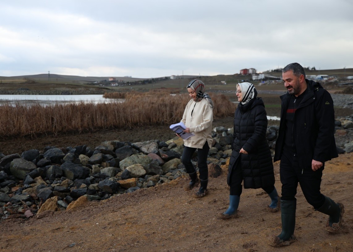 Pursaklar Belediyesi Gümüşoluk Göleti’nin çalışmalarına devam ediyor
Pursaklar Belediyesi Gümüşoluk Göleti’nin çalışmalarına devam ediyor