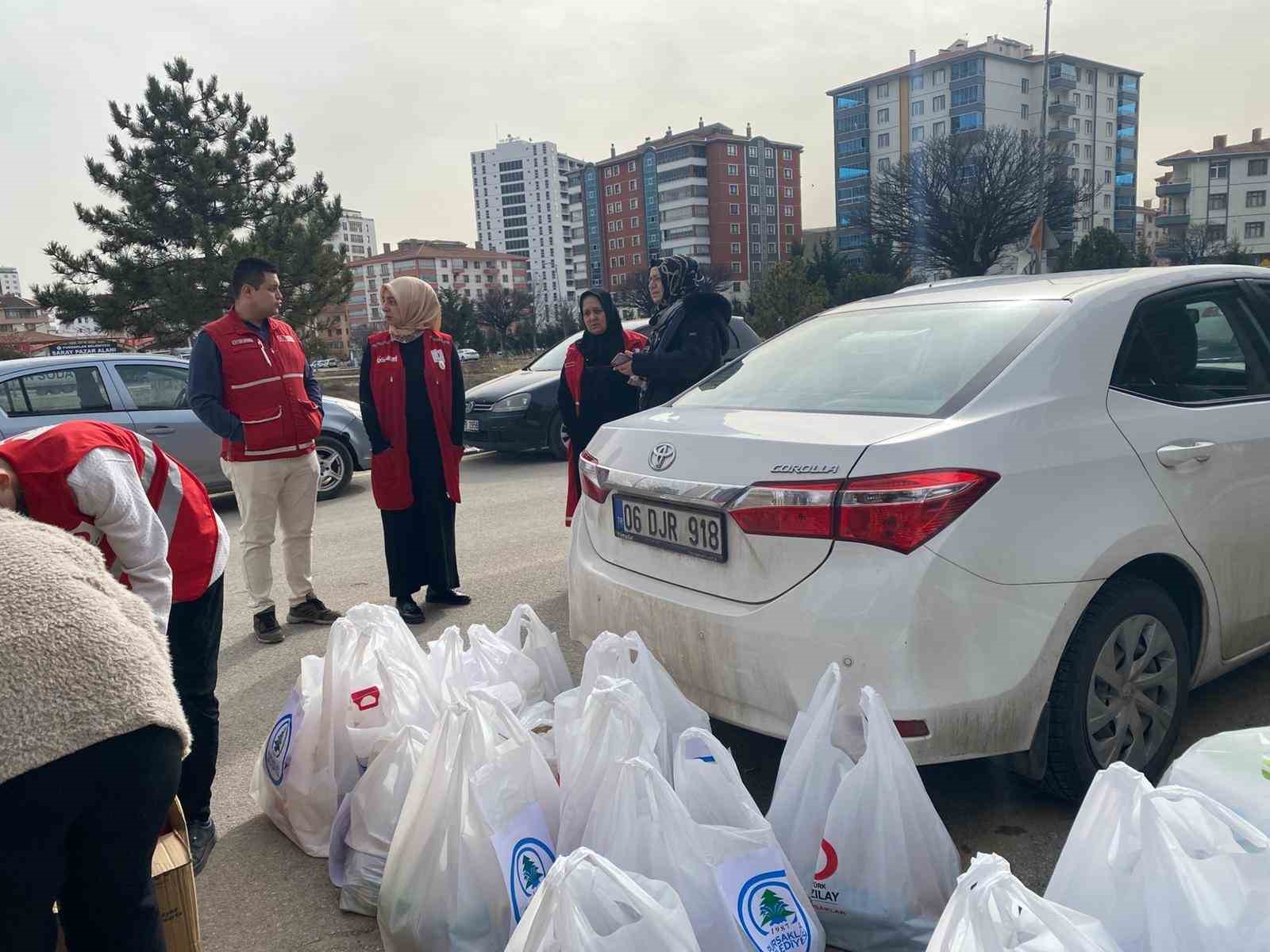 Pursaklar Belediyesi’nden Gazzeli ailelere yardım eli
Pursaklar Belediyesi’nden Gazzeli ailelere yardım eli