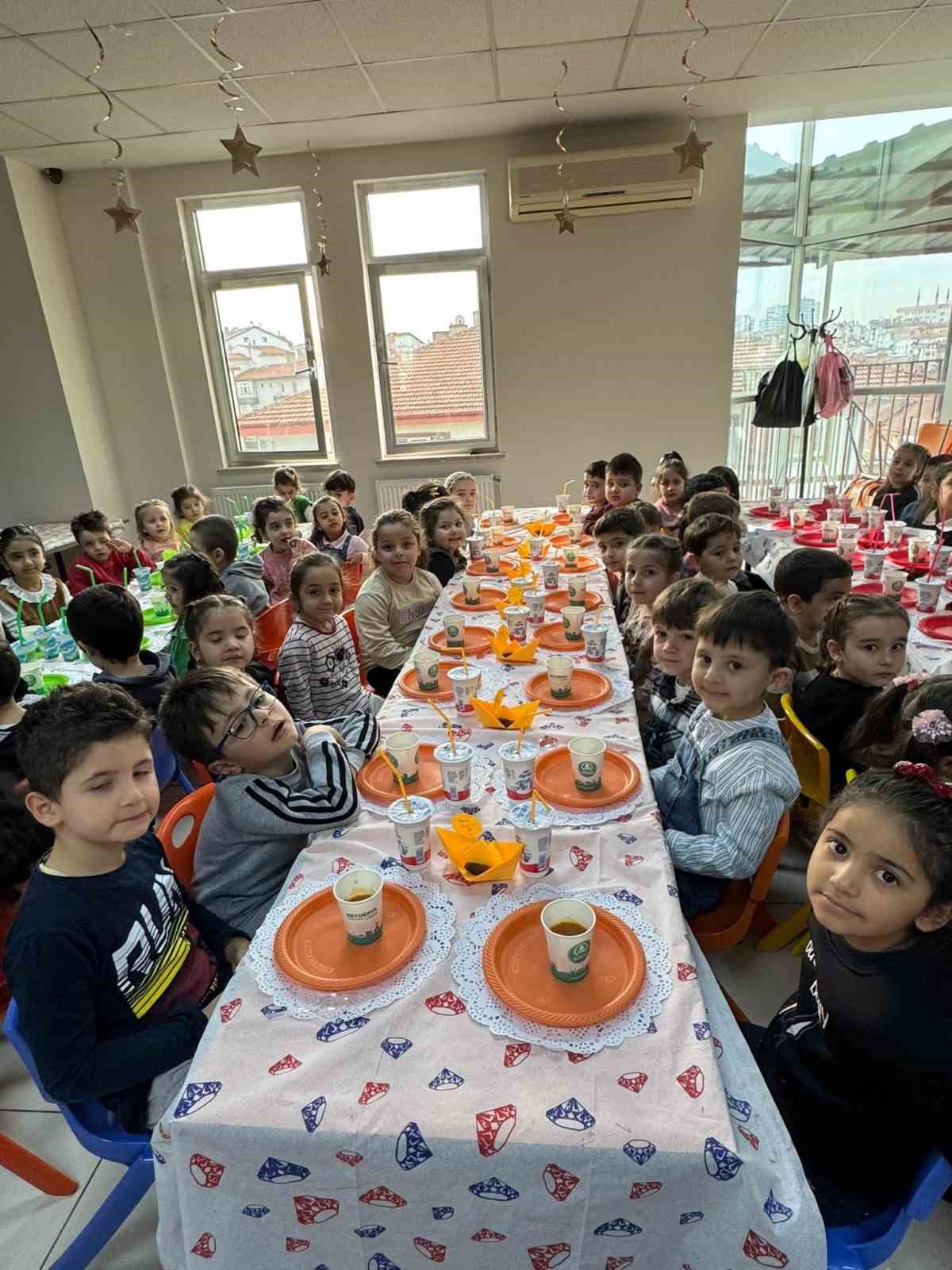 Pursaklar’da miniklerin tekne orucu heyecanı
