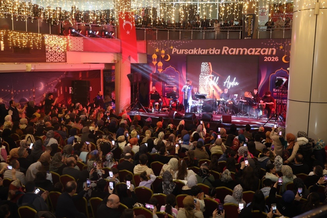 Pursaklar’da Ramazan etkinlikleri, Fadıl Aydın’ın konseriyle noktalandı
