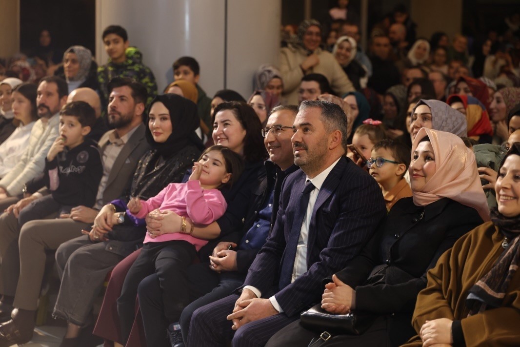 Pursaklar’da Ramazan etkinlikleri, Fadıl Aydın’ın konseriyle noktalandı
