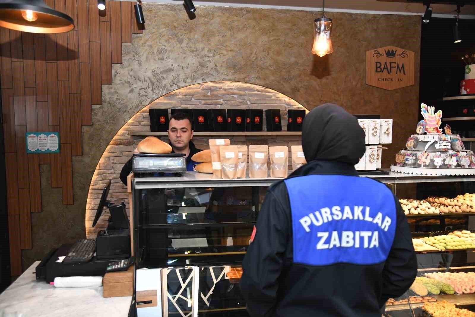 Pursaklar’da zabıta ekipleri sahada denetimlerini aralıksız sürdürüyor
Pursaklar’da zabıta ekipleri sahada denetimlerini aralıksız sürdürüyor