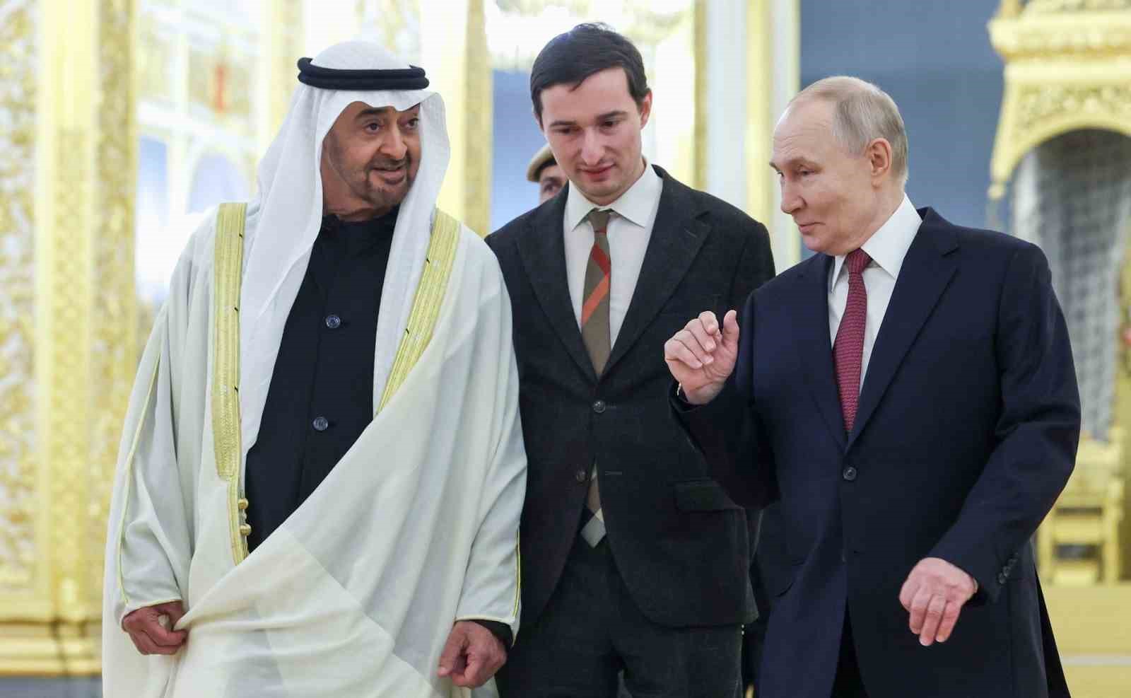 Putin: "İran hattındaki güncel gelişmeleri de hep birlikte yakından takip ediyoruz"
Putin: "İran hattındaki güncel gelişmeleri de hep birlikte yakından takip ediyoruz"