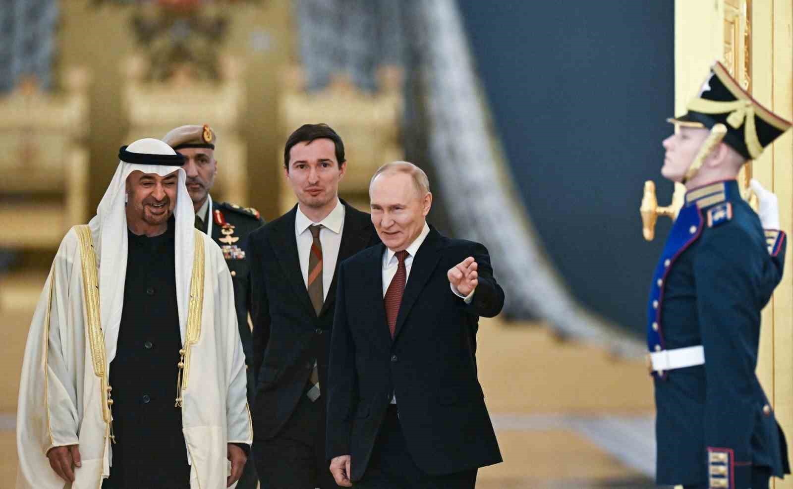 Putin: "İran hattındaki güncel gelişmeleri de hep birlikte yakından takip ediyoruz"
Putin: "İran hattındaki güncel gelişmeleri de hep birlikte yakından takip ediyoruz"