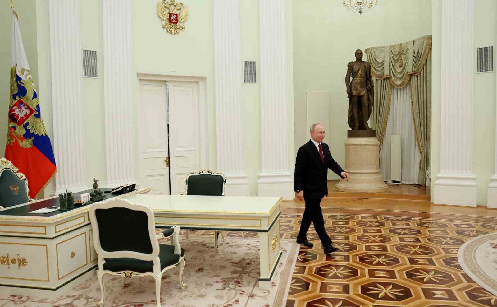 Putin, Moskova’da Trump’ın Özel Temsilcisi Witkoff ve beraberindeki heyet ile bir araya geldi
