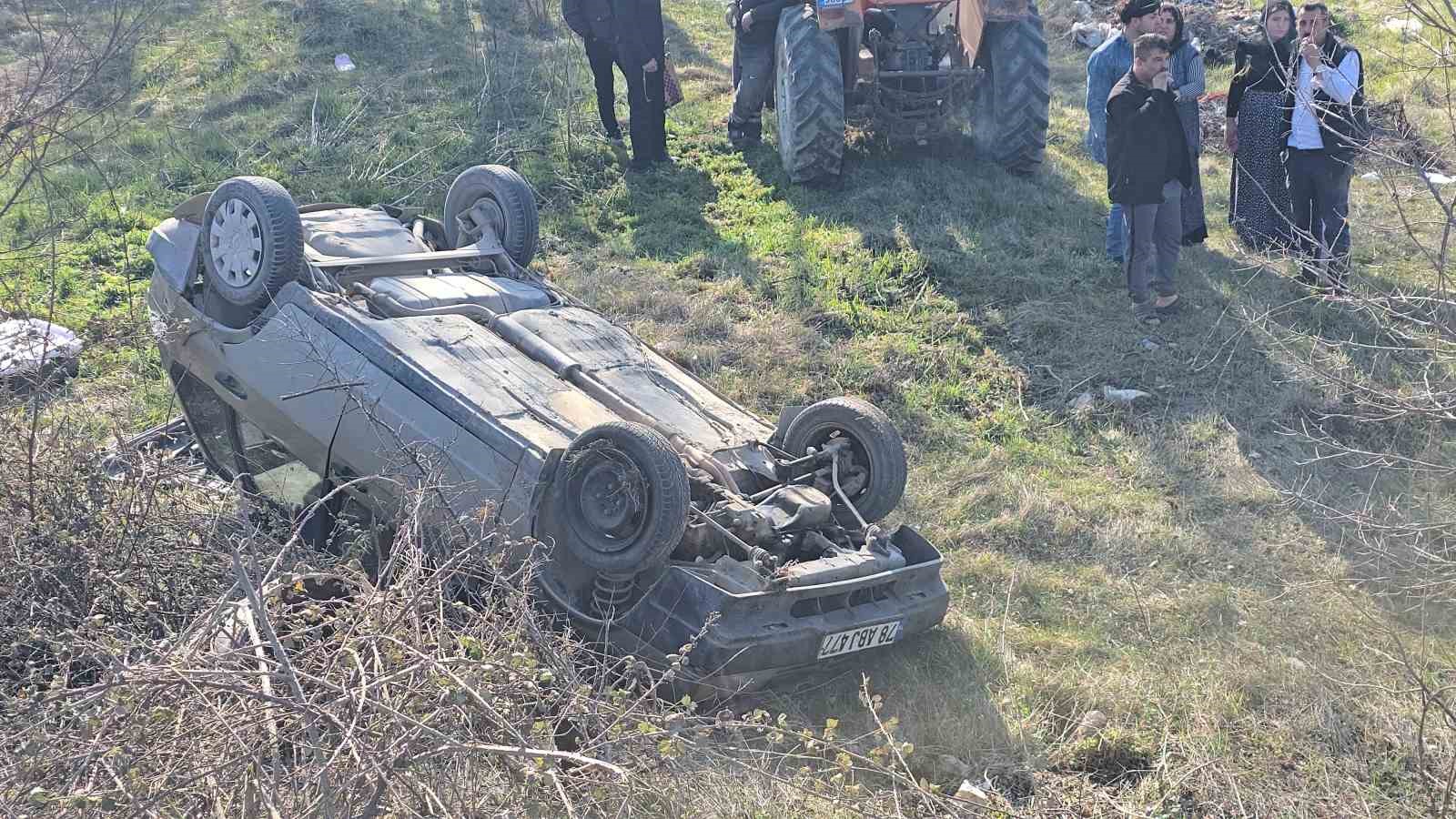 Radar paniği kazaya neden oldu: Otomobil şarampole devrildi
