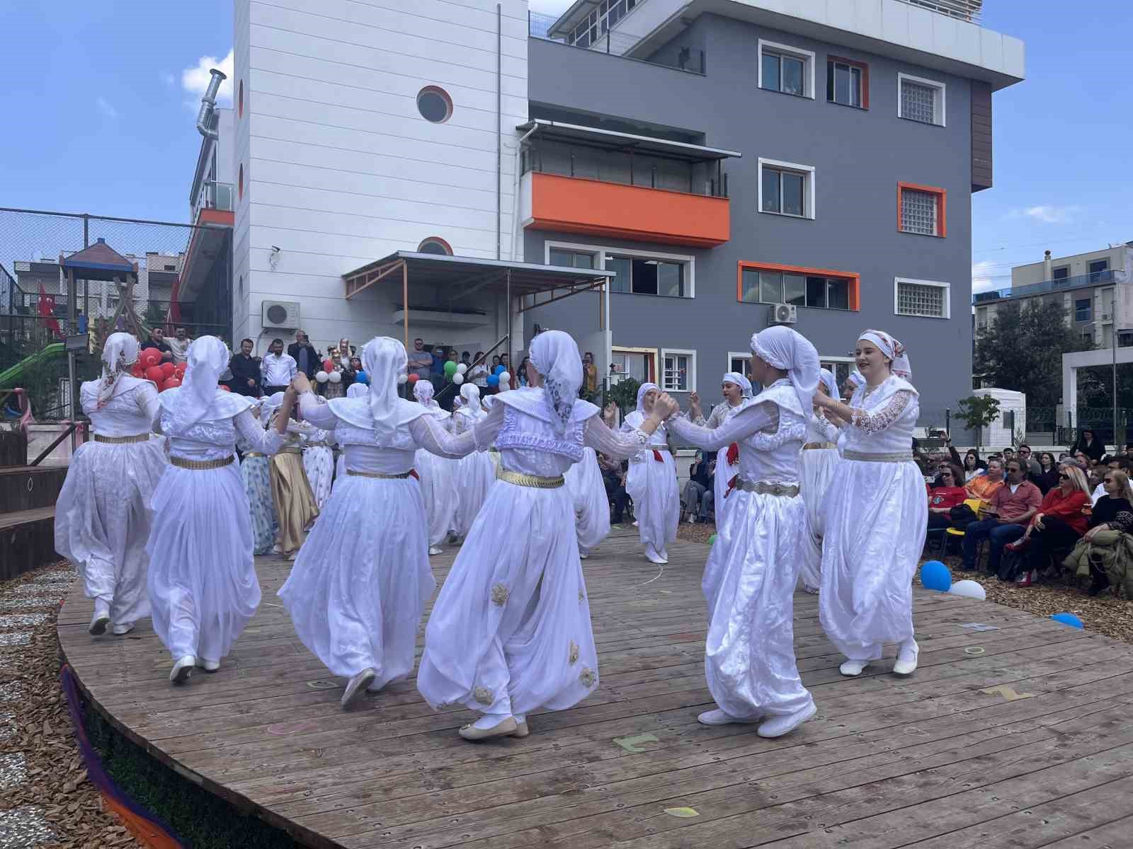 Radikal Okulları öğrencilerinden 23 Nisan’a özel görsel şölen
