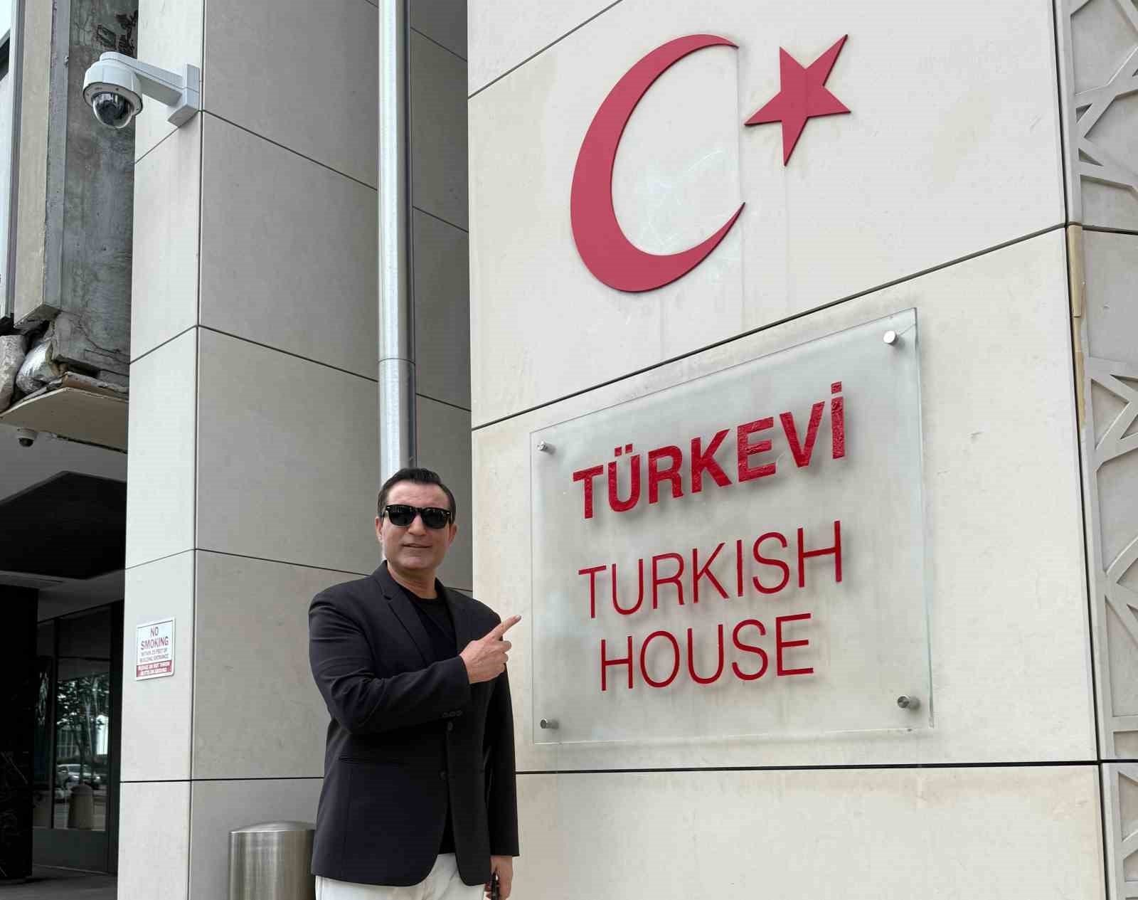 Rafet El Roman’dan New York’ta Milli Takım için yeni marş müjdesi
