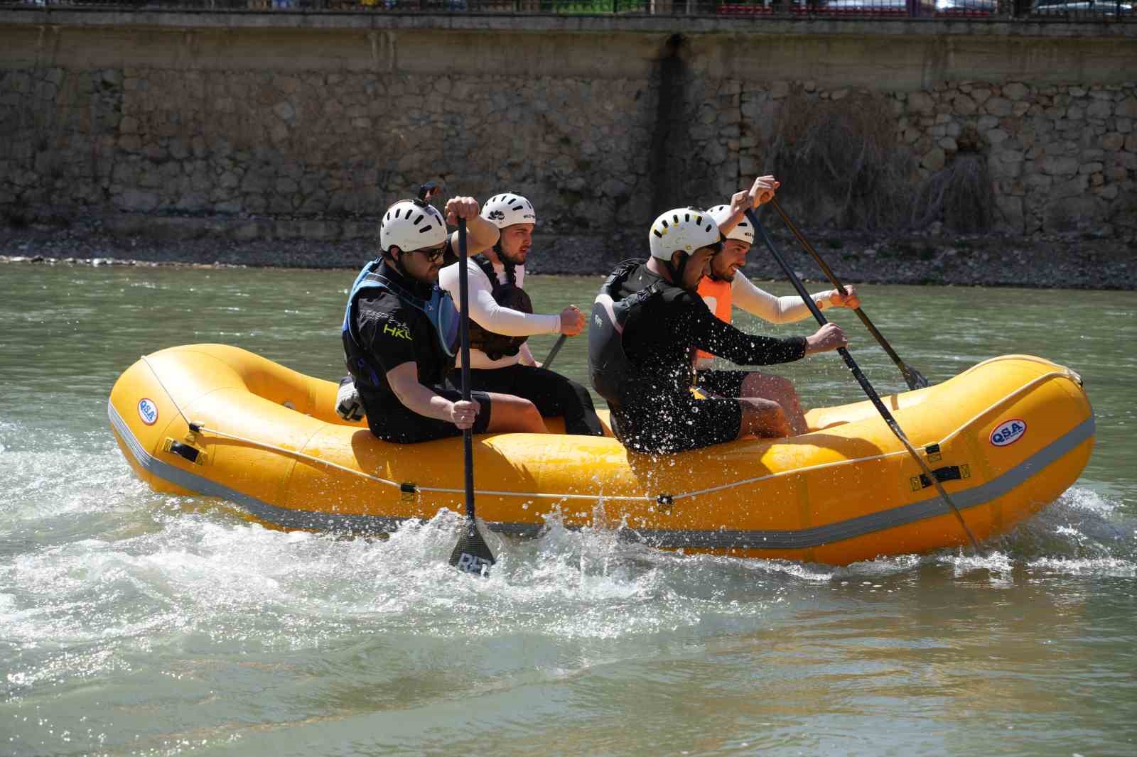 Rafting Şampiyonası’nın ikinci gününde slalom yarışları yapıldı
